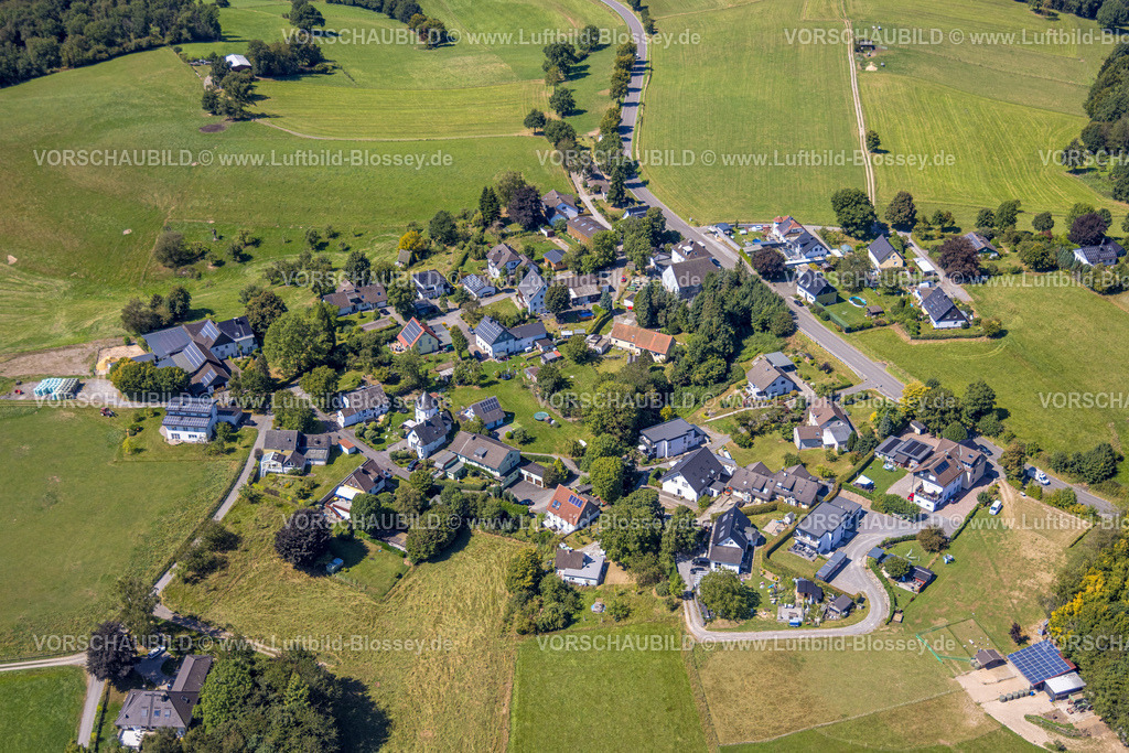 Kierspe250813292 | Luftbild, Wohngebiet Ortsansicht Ortsteil Bürhausen, Wiesen und Felder, Bürhausen, Kierspe, Sauerland, Nordrhein-Westfalen, Deutschland