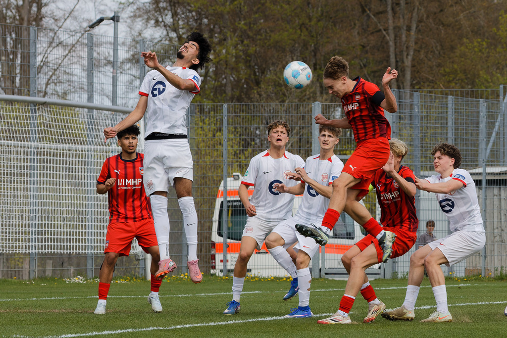 FCHOFK_260418_6-95 | 1.FC Heidenheim 1846 vs. Offenbacher Kickers, Fußball, U17, B-Junioren, NWL, U17-DFB-Nachwusliga, 2025/2026, 10. Spieltag, 18.04.2026 in Heidenheim, Walter-Birkhold-Jugendstadion (Foto: Michael Bulling) - Realisiert mit Pictrs.com
