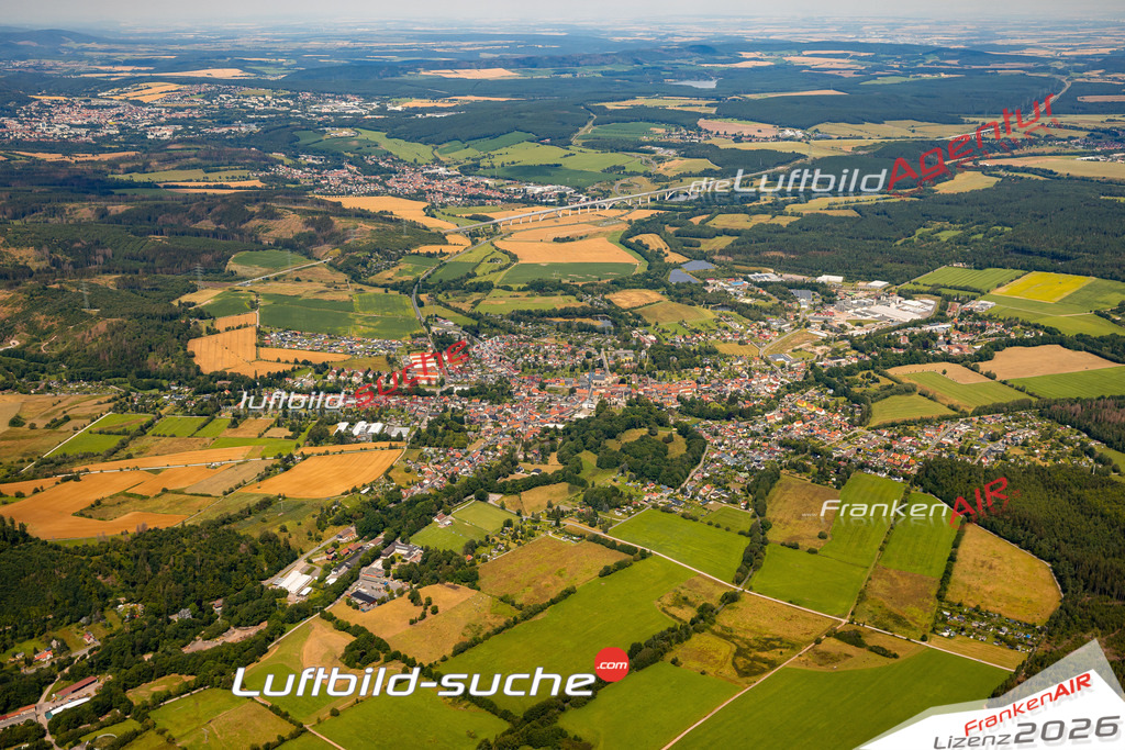 Das Luftbild zeigt : Gehren Ilmenau - Die Luftaufnahme wurde 2024 vom UL-Flugzeug aus erstellt ( keine Drohne ) - Hochauflösende Luftaufnahme - Für grossformatige Ausdrucke geeignet. Die Geschenkidee !Mit Lizenz und Bildrechte bestellbar