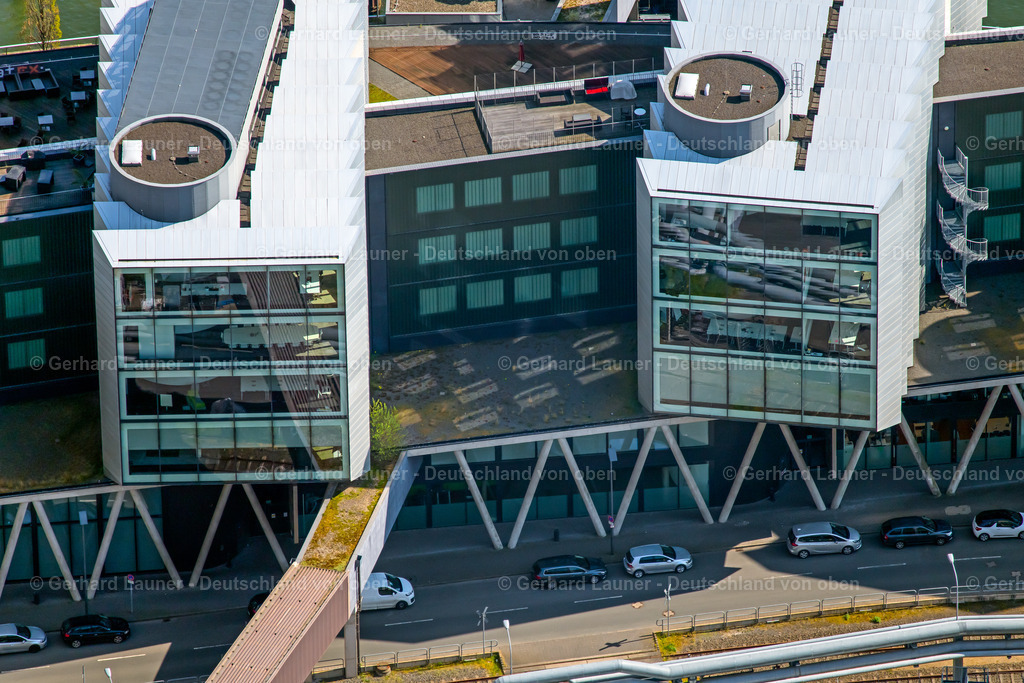 4020913 | Moderne Bürohäuser am Rotfelder-Ring, Frankfurt am Main