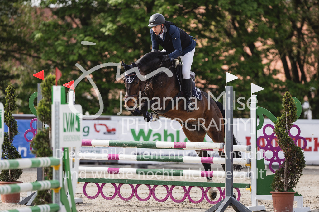 260510_PfSpTa_3_A2-Spr-311 | Deine schönsten Turniermomente als professionelle Fotos! Entdecke hochwertige Pferdesport-Fotografie im Online-Shop. Jetzt Fotos finden & bestellen!