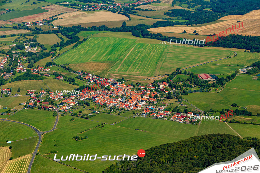 Bild der Stadt Oechsen - Die Luftaufnahme wurde 2025 vom UL-Flugzeug heraus erstellt ( keine Drohne ) - Hochauflösende Luftaufnahme - für professionelle Ausdrucke geeignet. Die Geschenkidee !Hier alle&nbsp;Infos zur Lizenzierung der LuftaufnahmeWir fliegen auch dieses Jahr wieder in Ihre Region um Luftbilder zu erstellen.- Luftbild anfragen