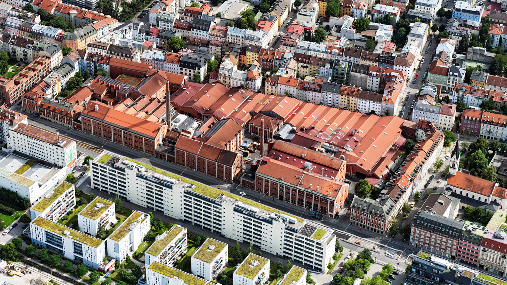dr__0071816.jpg | MüNCHEN 12.08.2021 Gebäude und Produktionshallen auf dem Werksgelände der Brauerei " Augustiner-Bräu Wagner KG " an der Westendstraße im Ortsteil Schwanthalerhöhe in München im Bundesland Bayern, Deutschland. Weiterführende Informationen bei: Augustiner-Bräu Wagner KG. // Buildings and production halls on the premises of the brewery "Augustiner-Braeu Wagner KG" and Westendstrasse in the district Schwanthalerhoehe in Munich in the state Bavaria, Germany. Further information at: Augustiner-Braeu Wagner KG. Foto: Daniel Reiter