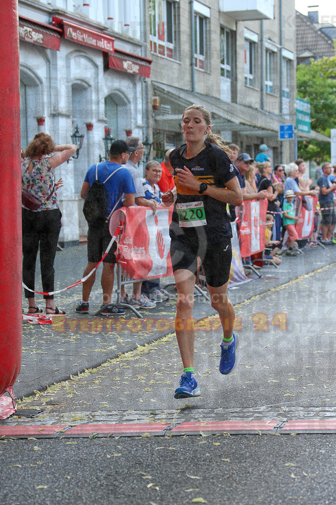 220625_1646_EX1_4986 | Sportfotografie im Rhein-Sieg Kreis, Köln, Bonn, NRW, Rheinland Pfalz, Hessen, etc. Unser Tätigkeitsfeld umfasst den Laufsport vom Volkslauf über den Marathon, Duathlon, Triathon bis zum Ultralauf wie Kölnpfad Ultra oder Schindertrail.