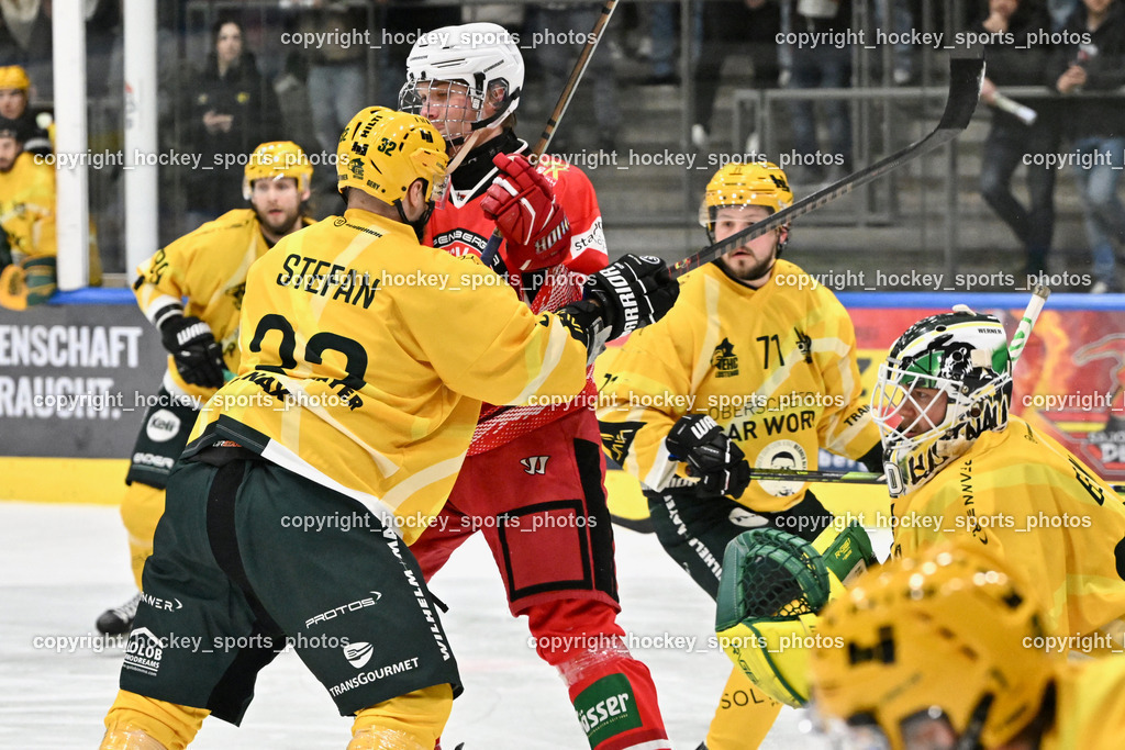 KSV KÄNGURUS vs. EHC Lustenau | #32 Stefan Daniel EHC Lustenau, #92 Lyssy Phileas KSV, #20 Beck Felix EHC Lustenau, KSV KÄNGURUS vs. EHC Lustenau, KSV KÄNGURUS vs. EHC Lustenau am 14.03.2026 in Kapfenberg (Sportzentrum Kapfenberg), Austria, (Photo by Bernd Stefan)