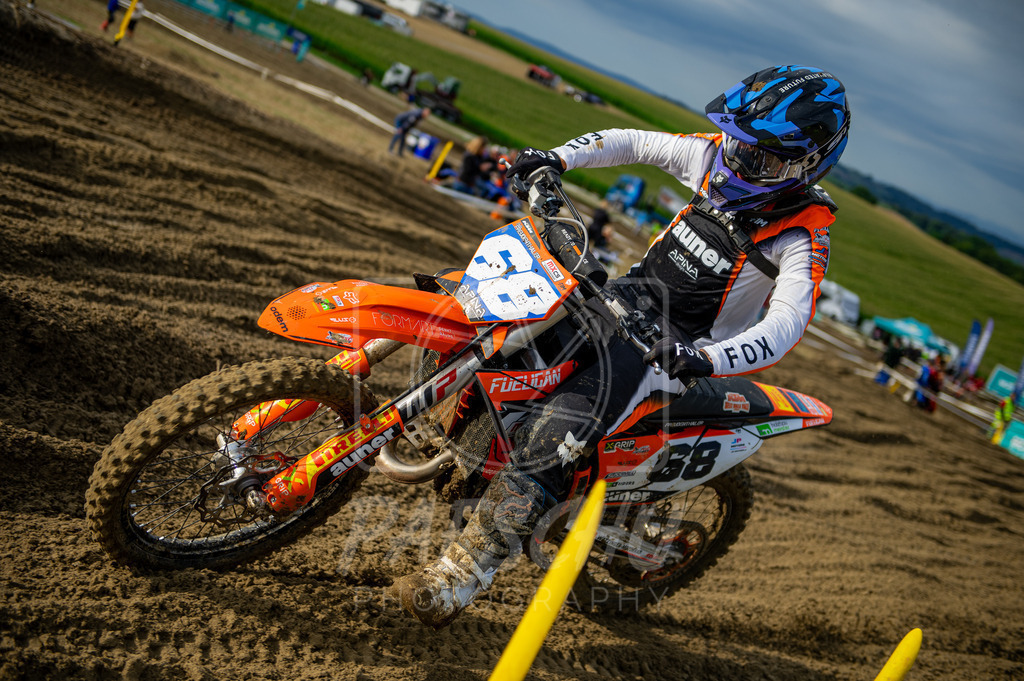 Lady (263) | Paeschuphoto Shop - Wer nicht sucht der auch nicht findet.Ob Motocrossbilder oder von einem besuchtem Spiel, Hauptsache Action. - Realisiert mit Pictrs.com