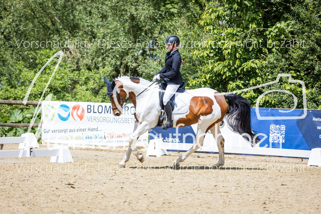 Donop24-EDre-008 | MomenTaufnahmen Pferdesportfotos