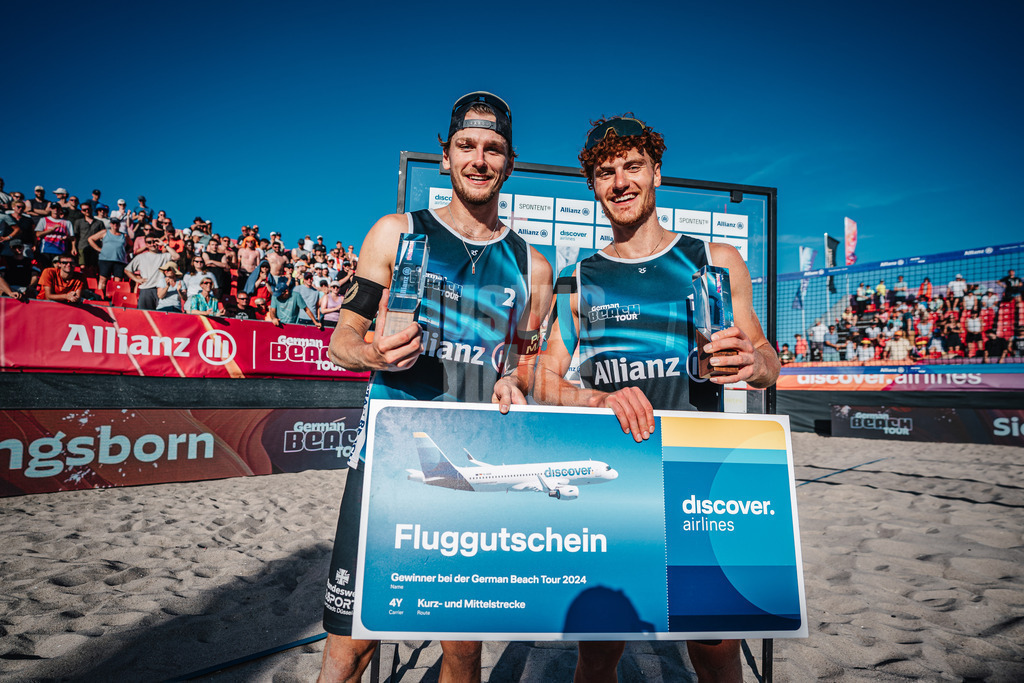Beachvolleyball | Männer | Allianz German Beach Tour 2024 | Tourstop Kühlungsborn | 11.08.2024 | v.l. Paul Henning und Max Just gewinnen das Turnier in Kühlungsborn