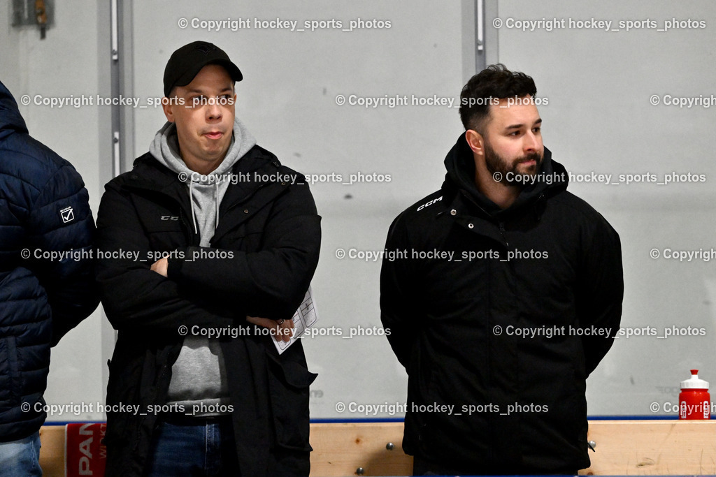 ESC SOCCERZONE STEINDORF vs. 1. EHC ALTHOFEN | Headcoach ESC Steindorf Mayer Michael, Asisstentcoach ESC Steindorf Gasser Daniel, ESC SOCCERZONE STEINDORF vs. 1. EHC ALTHOFEN, ESC SOCCERZONE STEINDORF vs. 1. EHC ALTHOFEN am 28.02.2025 in Steindorf (Ossiachersee Halle), Austria, (Photo by Bernd Stefan)
