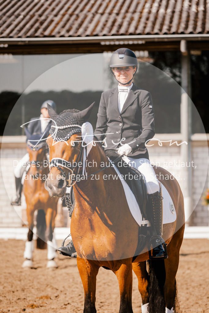 3I6A9185 | Stimmungsvolle Portraits und Reitsportfotografie im Ruhrgebiet und im Münsterland.

Pferdefotografie, Hundefotografie, Tierfotografie, Reportagen, Portraits von Tier und Mensch, Turnierfotografie in Bochum, Recklinghausen, Marl, Haltern am See, Dülmen.. - Realisiert mit Pictrs.com