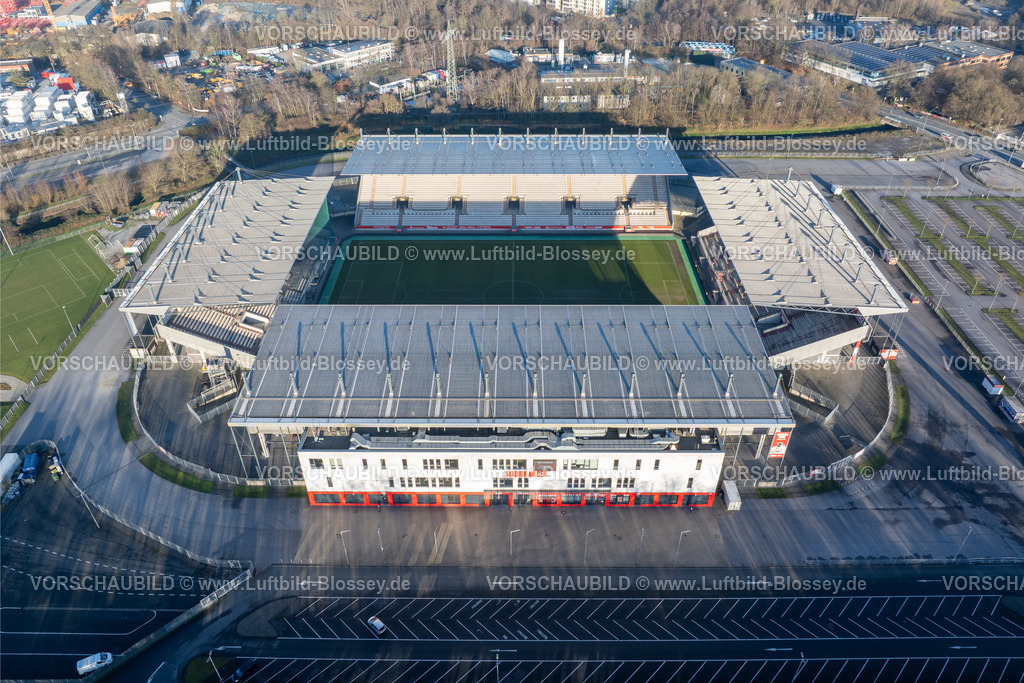 Essen241260176RWE-StadionAnDerHaffenstrasse | Luftbild, Fußballstadion an der Hafenstraße des Clubs Rot-Weiss Essen,3. Bundesliga , Essen-Borbeck, Tribünen, ,Essen, Ruhrgebiet, Nordrhein-Westfalen, Deutschland Copyright: Blossey Mantler