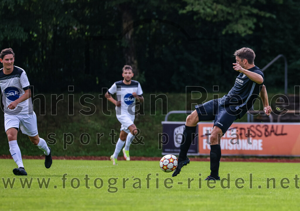 2023-09-03_017_SV_Anzing_gegen_TSV_Ottobrunn | Anzing, Deutschland, 03.09.2023:
Fußball, Kreisliga 2023 / 2024, Testspiel, 3. Spieltag, Endergebnis: 3:0

Benno Stadler (SV Anzing, #5)

Foto: Christian Riedel / fotografie-riedel.net