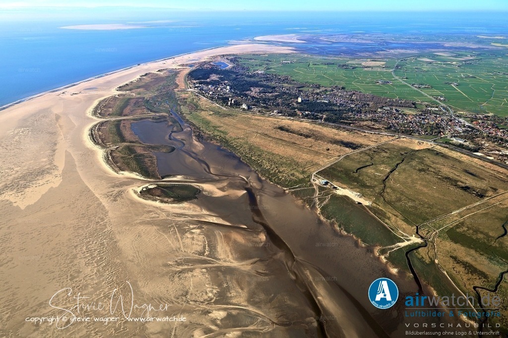 Halligen-Inseln-Weltnaturerbe-Wattenmeer-04-2023-airwatch-wagner-240A0561 | Entdecken Sie atemberaubende Luftbilder und Fotografien auf airwatch.de - Tauchen Sie ein in eine Welt voller faszinierender Aufnahmen aus der Vogelperspektive.