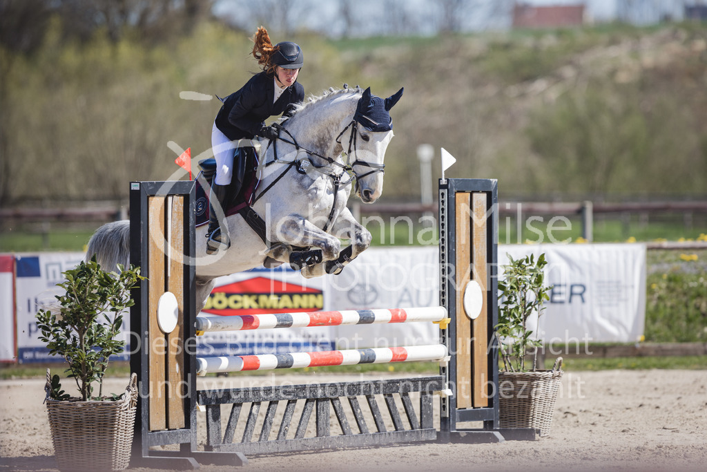 220416_3_A-Springen2-442 | Frühlingsfest der Pferde
Herford
16.April 2022
03/2 Sprigprüfung mit steigenden Anforderungen Kl. A** geschlossen 44-481 RLP