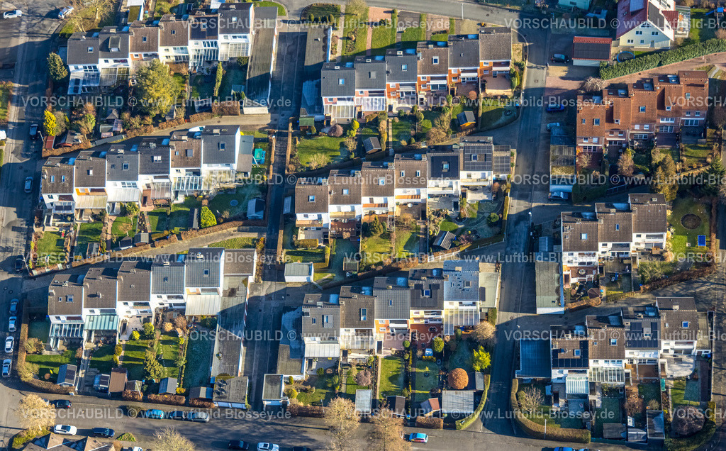 Soest260104129 | Luftbild, Einfamilienhäuser Reihenhaus-Wohnsiedlung, zwischen Schottenteich, Jungferngärten und Franz-Haas-Weg, Walburger, Soest, Südwestfalen, Nordrhein-Westfalen, Deutschland