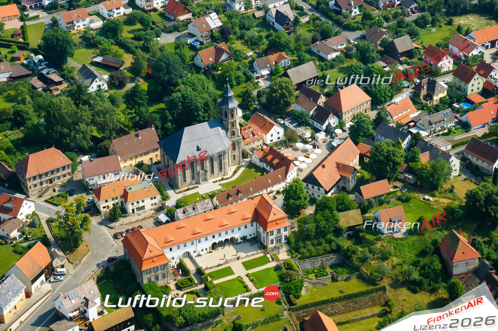 Luftbild von Kirche Neudrossenfeld - Luftaufnahme wurde 2008 von https://frankenair.de mittels Flugzeug (keine Drohne) erstellt - die Geschenkidee