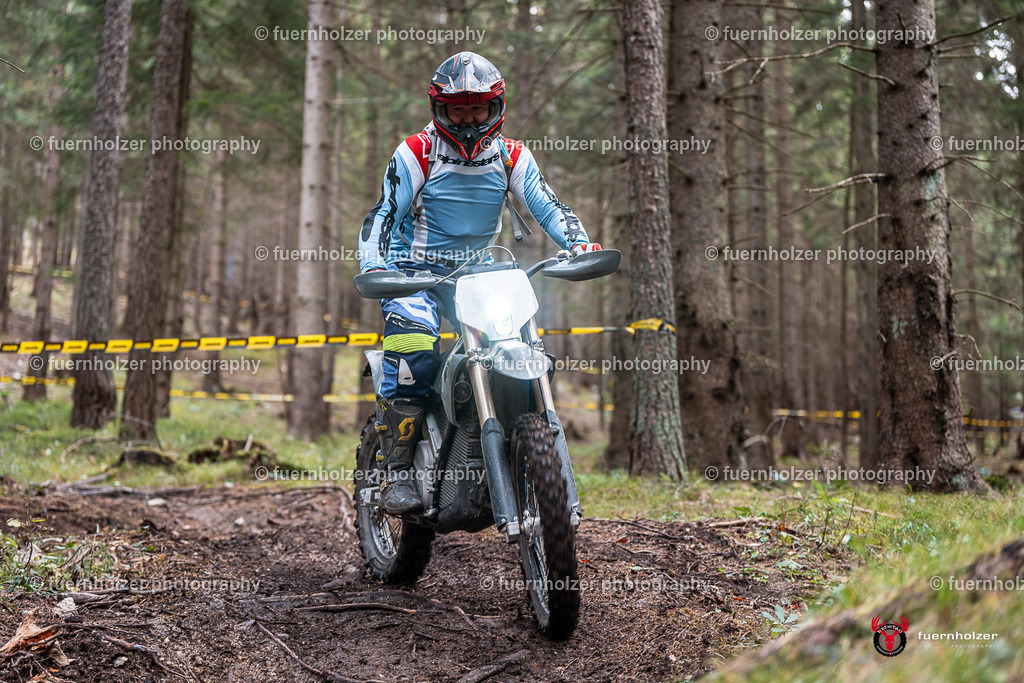 fuernholzer_251026-C2-222 | Fotografische Impressionen von der Red Stag Enduro Extreme by fuernholzer-photography.com. Endurosport in Österreich fotografisch festgehalten von fuernholzer. Auftragsfotografie für Private, Gewerbefotos und Industriefotografie. Eventfotografie, Sportfotografie und Motorsportfotografie. Anbieter von Fotoworkshops, Fototraining, fotografischen Vorträgen und Fotoseminaren.