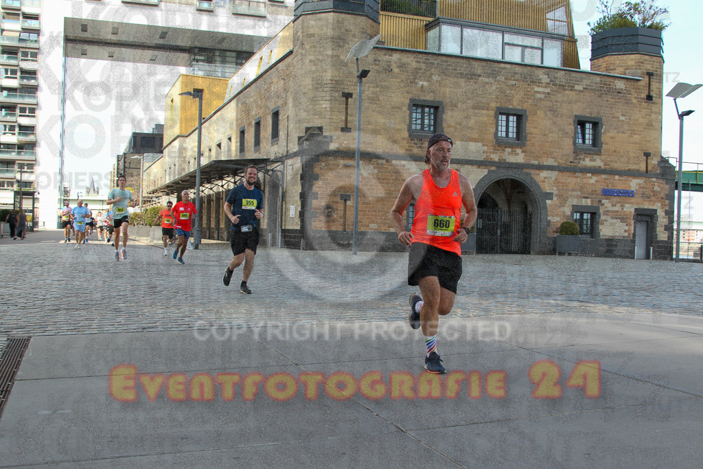 250920_1453_EV4_7426 | Sportfotografie im Rhein-Sieg Kreis, Köln, Bonn, NRW, Rheinland Pfalz, Hessen, etc. Unser Tätigkeitsfeld umfasst den Laufsport vom Volkslauf über den Marathon, Duathlon, Triathon bis zum Ultralauf wie Kölnpfad Ultra oder Schindertrail.