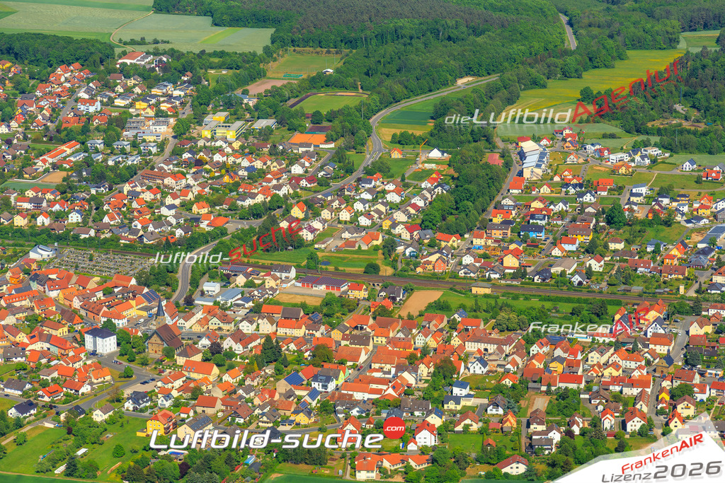 Die Luftaufnahme der Stadt Breitengüßbach wurde vom UL-Flugzeug heraus erstellt ( keine Drohne )- hohe Auflösung für beste Qualität
