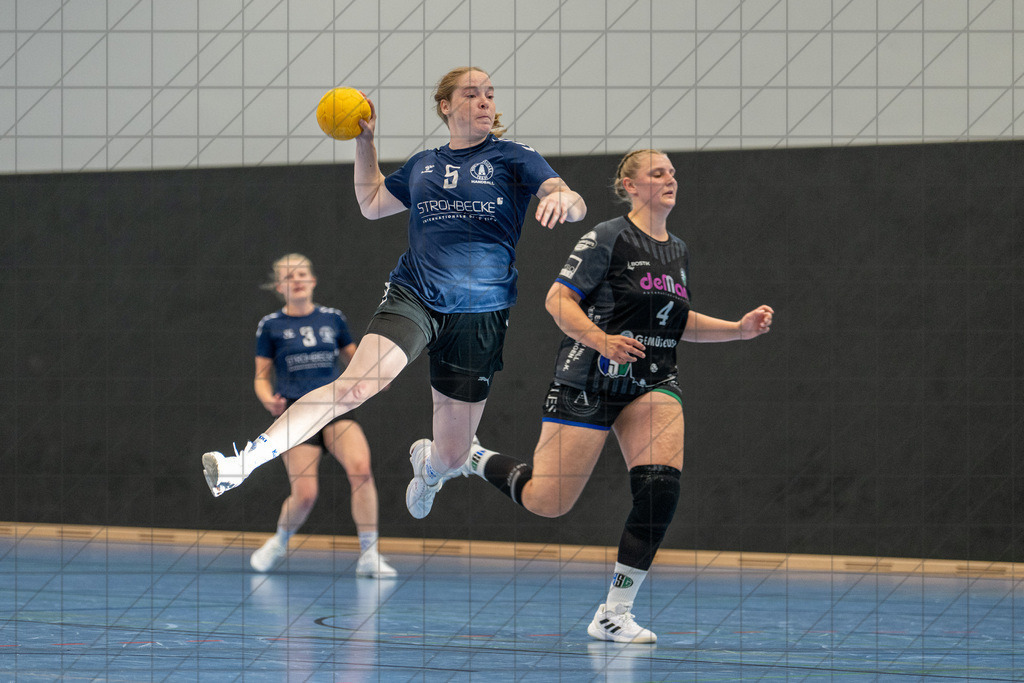 Saisonauftakt-Turnier TSG Burg Gretesch 25/26 | 1. Damen vs. HSG Werther/Borgholzhausen | Marie Schiller (TSG Burg Gretesch #5) //  16.08.25: Saisonauftakt-Turnier TSG Burg Gretesch 25/26 | 1. Damen vs. HSG Werther/Borgholzhausen / Osnabrück / Deutschland  //   CREDIT:www.bullenfotos.de, Martin König, Hörner Weg 40, D-49078 Osnabrück, +4917663732967 // Nutzung und Weitergabe nur zu den vereinbarten Zwecken. Presseanfragen an Ersteller. Alle Rechte beim Ersteller. Honorierung nach MFM. - Realisiert mit Pictrs.com