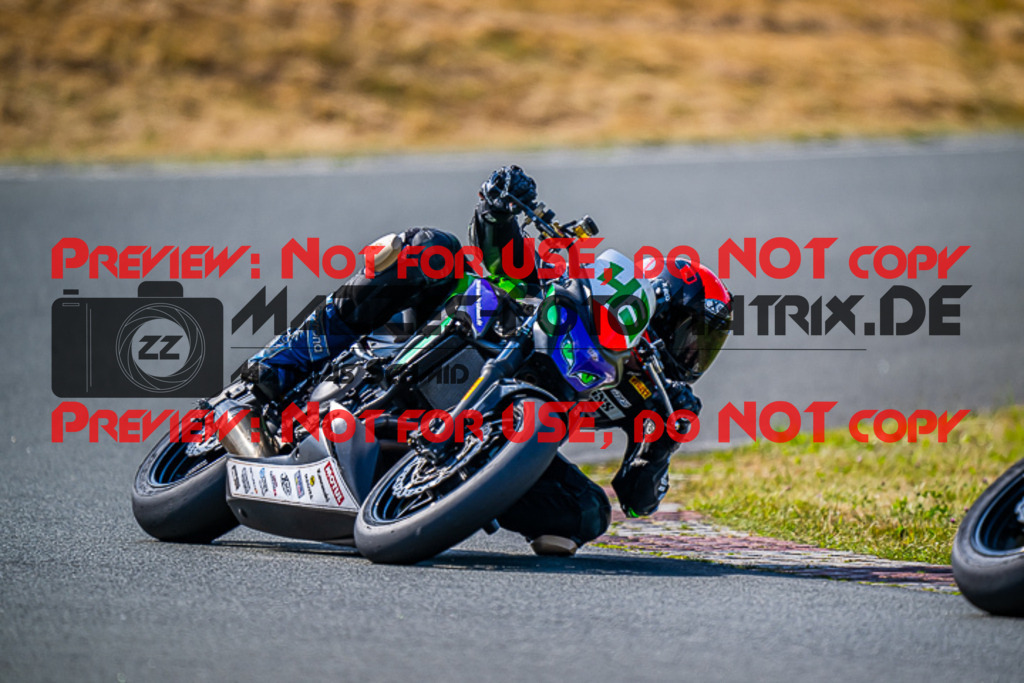 MaZZes_FotoMatrix_220724_5354 | TWIN