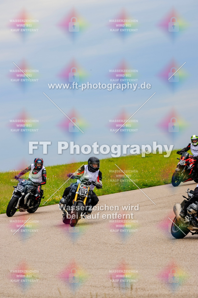 MotoTeam-2202 | Hier findet Ihr Bilder von Touristenfahrten auf der Nürburgring Nordschleife oder von anderen Veranstaltungen die ich besucht habe. Viel Spass beim Durch Schauen 