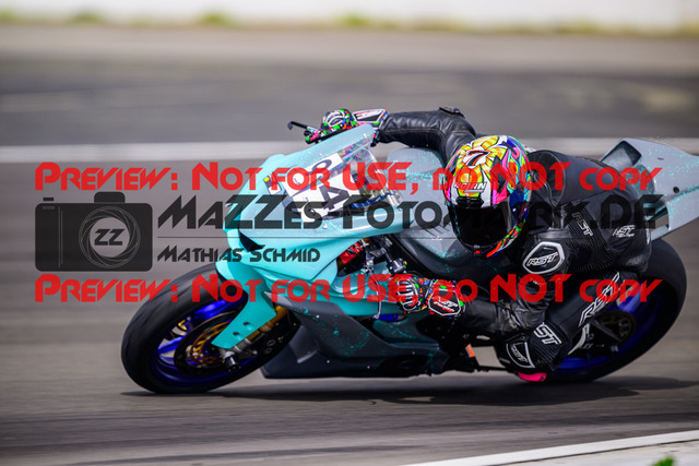 MaZZes_Fotomatrix_20250421_6021986_6095 | WEISS