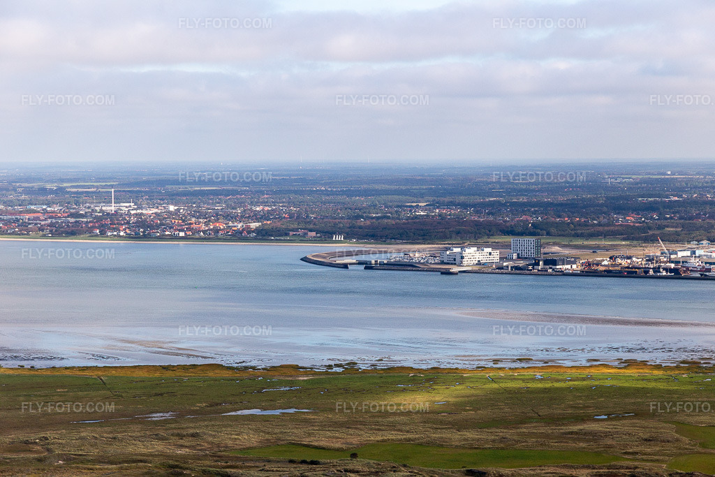 Aerial view: The man by the sea/Mennesket ved havet in Esbjerg in the state South Denmark, Denmark. – Photo: IMG_118565.jpg taken on 09/21/2019 by Werner Riehm/FLY-FOTO.com – Resolution of the original: 5472 x 3648 px