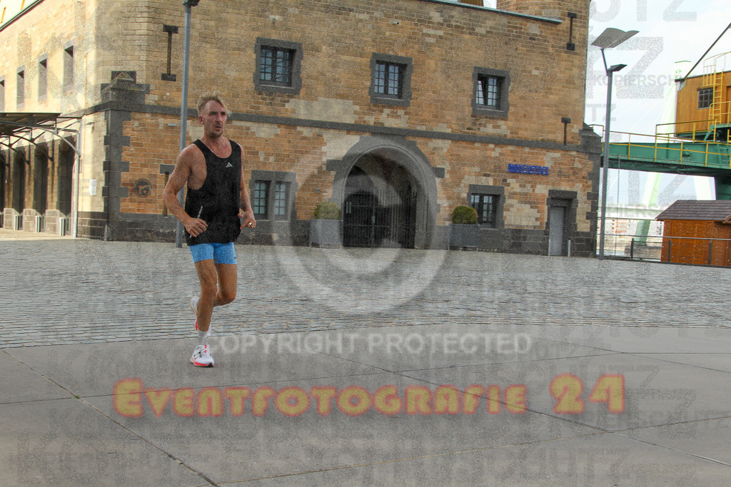 250920_1535_EV4_9200 | Sportfotografie im Rhein-Sieg Kreis, Köln, Bonn, NRW, Rheinland Pfalz, Hessen, etc. Unser Tätigkeitsfeld umfasst den Laufsport vom Volkslauf über den Marathon, Duathlon, Triathon bis zum Ultralauf wie Kölnpfad Ultra oder Schindertrail.