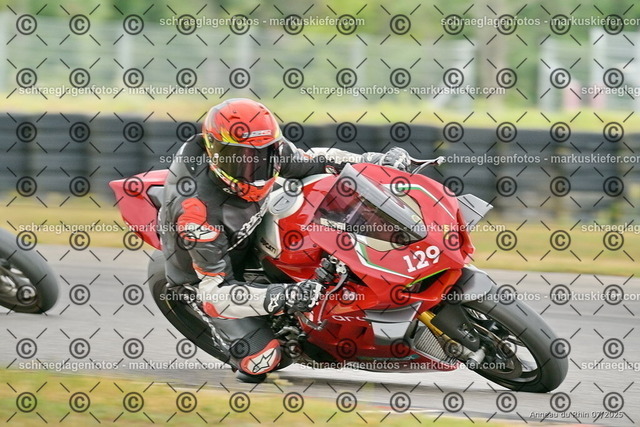25bt05-0678 | markuskiefer.com - Realisiert mit Pictrs.com