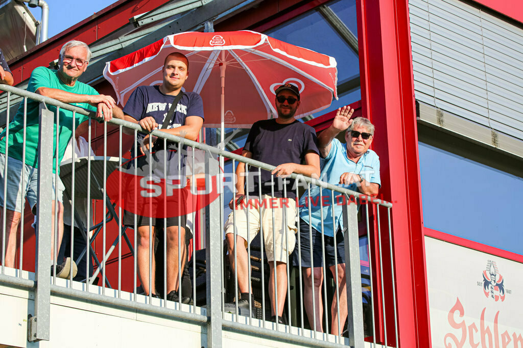ASK Klagenfurt - SC Weiz 2:3, Kärntner Liga 3. Runde | Zuschauer ASK Klagenfurt - SC Weiz 2:3 am 13.08.2023 in Klagenfurt
(ASK Sportzentrum Fischl), Austria, (Photo by Ernst Krawagner sport-fan.at) - Realisiert mit Pictrs.com