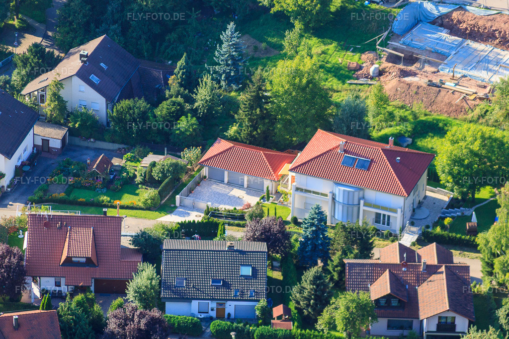Luftbild: Winzerstr im Ortsteil Ellmendingen in Keltern im Bundesland Baden-Württemberg in Deutschland. Foto: IMG_32465.jpg vom 21.08.2010 durch Werner Riehm/FLY-FOTO.de