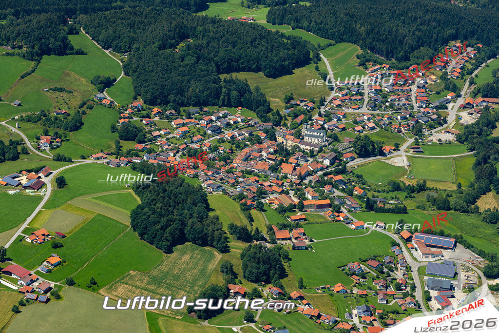 Aktuelles Luftbild von  Gotteszell - Die Luftaufnahme wurde 2022 mittels UL-Flugzeug erstellt ( keine Drohne ) - hochauflösende Kamera-Systeme von  Canon -Beste Qualität - Für grossformatige Ausdrucke geeignet. Die Geschenkidee !