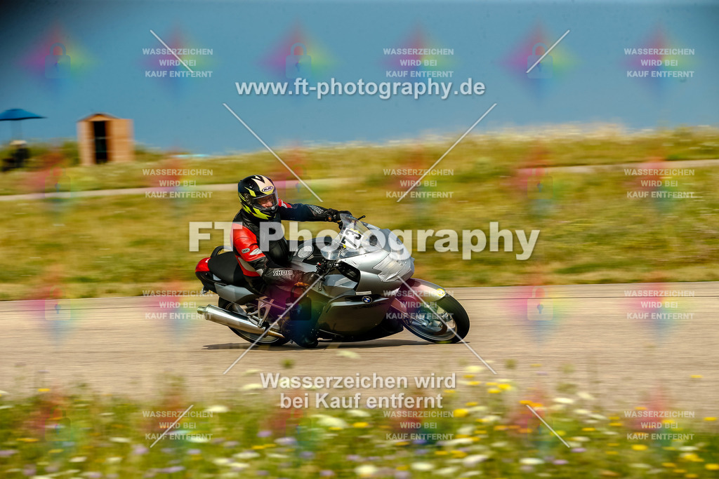 Chambley Juli-0656 | Hier findet Ihr Bilder von Touristenfahrten auf der Nürburgring Nordschleife oder von anderen Veranstaltungen die ich besucht habe. Viel Spass beim Durch Schauen 