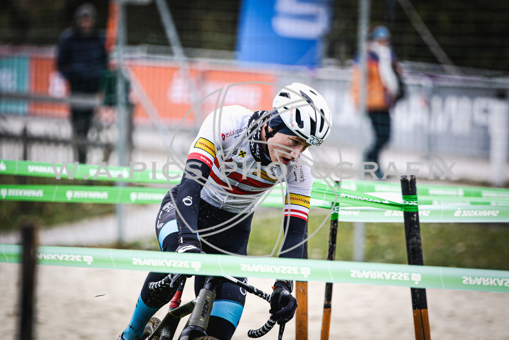 ..... | AUSTRIA, 24.11.24, 3.Radquerfeldein GP um das Sportzentrum Gunskirchen Image shows: Photo: Wapics / Andreas Willdoner