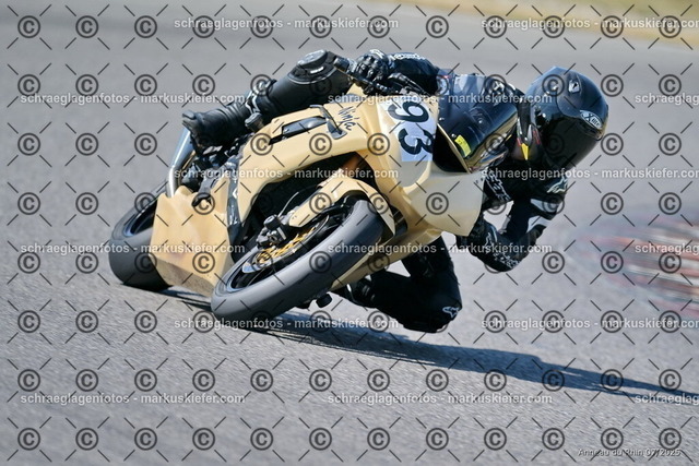 25bt04-0304 | markuskiefer.com - Realisiert mit Pictrs.com