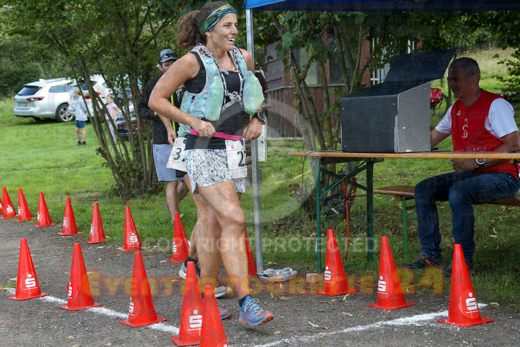 230826_1731_EX1_1747 | Sportfotografie im Rhein-Sieg Kreis, Köln, Bonn, NRW, Rheinland Pfalz, Hessen, etc. Unser Tätigkeitsfeld umfasst den Laufsport vom Volkslauf über den Marathon, Duathlon, Triathon bis zum Ultralauf wie Kölnpfad Ultra oder Schindertrail.
