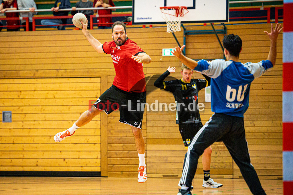 TSV Weiheim II gegen TSV Schongau | Bezirksliga Handball Herren 2024/25, TSV Weiheim II gegen TSV Schongau, 20250118,Felix BECKER (TSV Weilheim II 17) in Aktion,2025-01-18 in Weilheim (Jahnhalle)Felix BECKER (TSV Weilheim II 17)Copyright: WolfgangxLindner foto-lindner.de