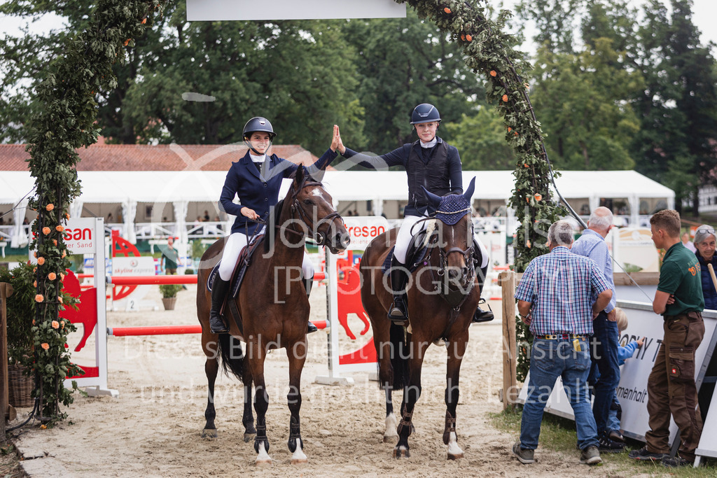 250712_BHO_ClearRoundTeam-470 | Deine schönsten Turniermomente als professionelle Fotos! Entdecke hochwertige Pferdesport-Fotografie im Online-Shop. Jetzt Fotos finden & bestellen!