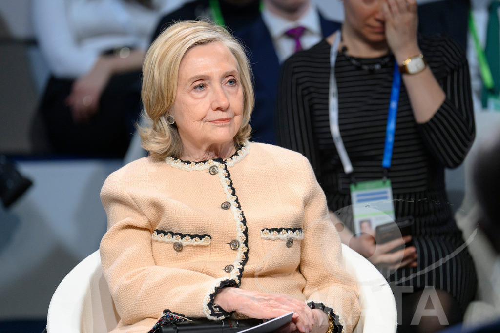 _DWA0316 | Die US-Politikerin Hillary Clinton auf der Veranstaltung Girls Just Want to Have Fundamental Rights: Fighting the Global Pushback im Rahmen der Münchner Sicherheitskonferenz 2026. München, 14.02.2026 Bayern Deutschland - Realisiert mit Pictrs.com