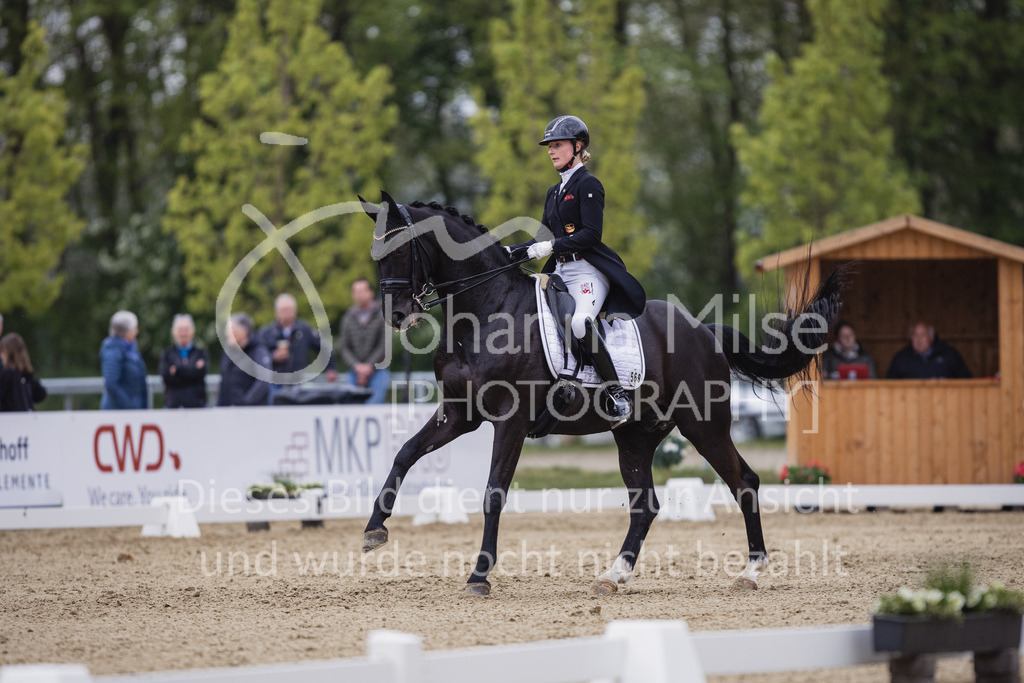 230429_Dressurfestival_S3St-238 | Deine schönsten Turniermomente als professionelle Fotos! Entdecke hochwertige Pferdesport-Fotografie im Online-Shop. Jetzt Fotos finden & bestellen!