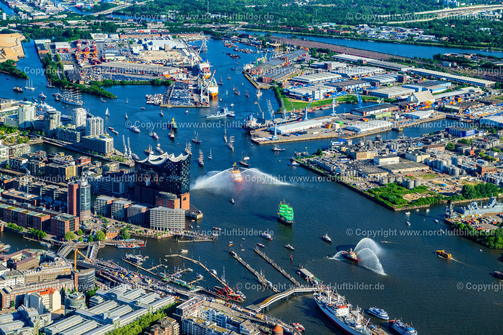 Hamburg_Hafengeburtstag_Auslaufparade_ELS_8385110525 | HAMBURG 09.05.2025 Auslaufparade Hamburger Hafengeburtstag in Hamburg, Deutschland. // Parade Harbor Birthday in Hamburg Germany. Foto: Martin Elsen