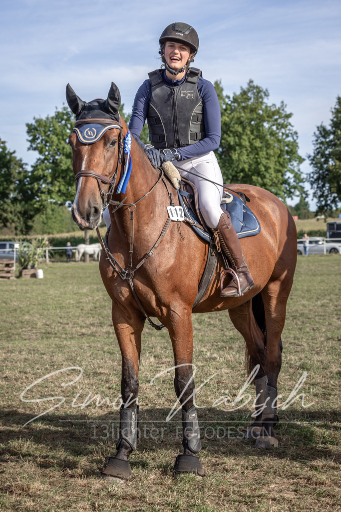 20250907-_3LI8963 | Tierfotografie Pferde, Hunde, Katzen, Haustiere.
Turnierfotografie Reitturniere, Reiten, Springreiten, Dressur in Hanau, dem Main-Kinzig-Kreis und dem Rhein-Main- Gebiet um Frankfurt