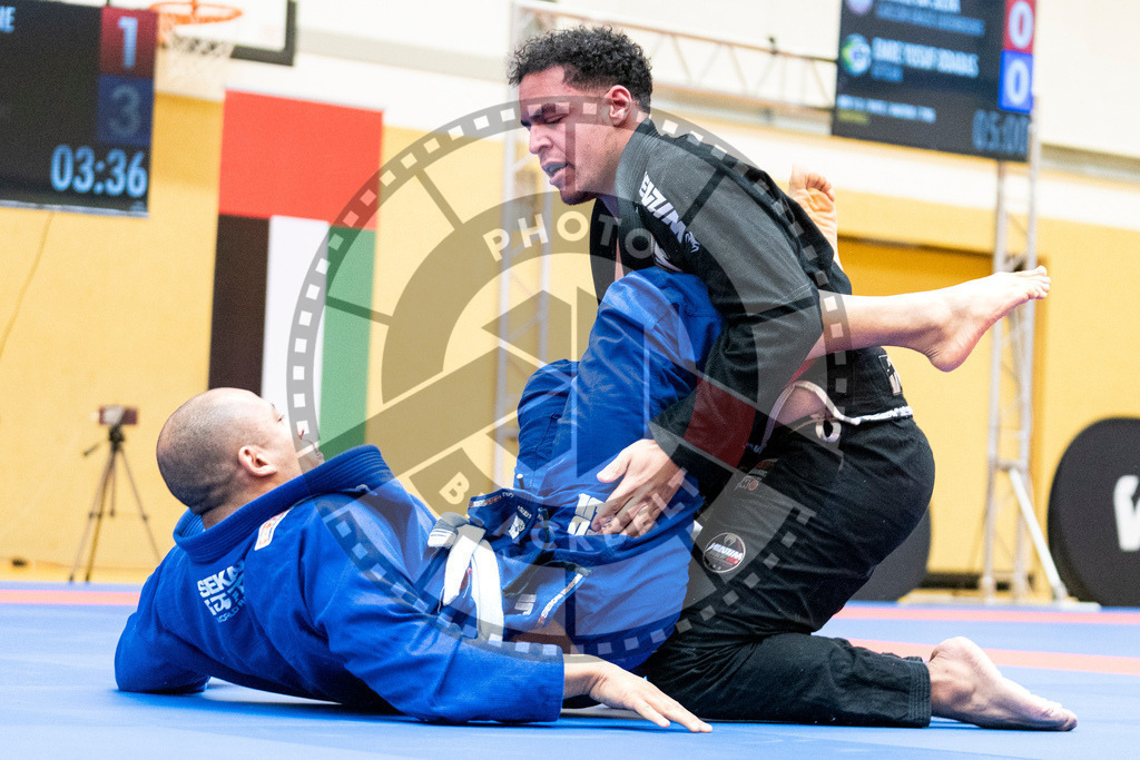 20231118PBB11492 | Fighters compete during the AJP Tour 600 Frankfurt Championship in Frankfurt/Main, Germany, on November 18, 2023.