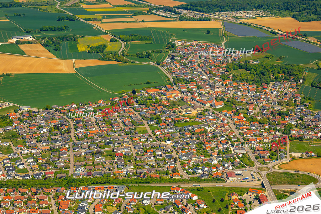 Luftaufnahme der Stadt Hepberg - Die Luftaufnahme wurde 2025 vom UL-Flugzeug heraus erstellt ( keine Drohne ) - Hochauflösende Luftaufnahme - für professionelle Ausdrucke geeignet. Die Geschenkidee !Mit Lizenz und Bildrechte bestellbar