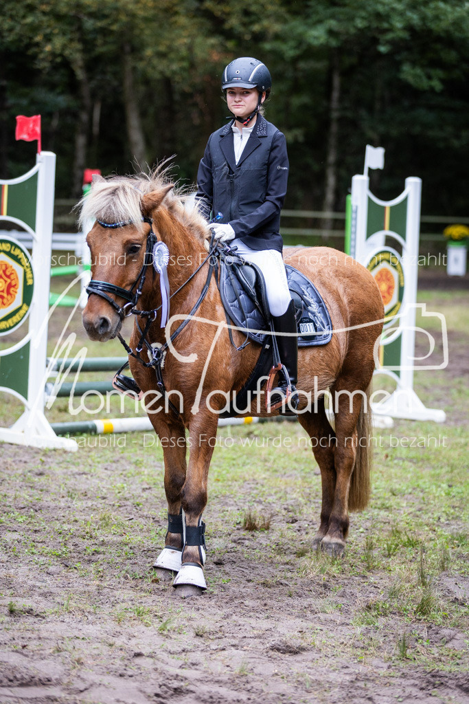 HB-Springreiter-054 | MomenTaufnahmen Pferdesportfotos