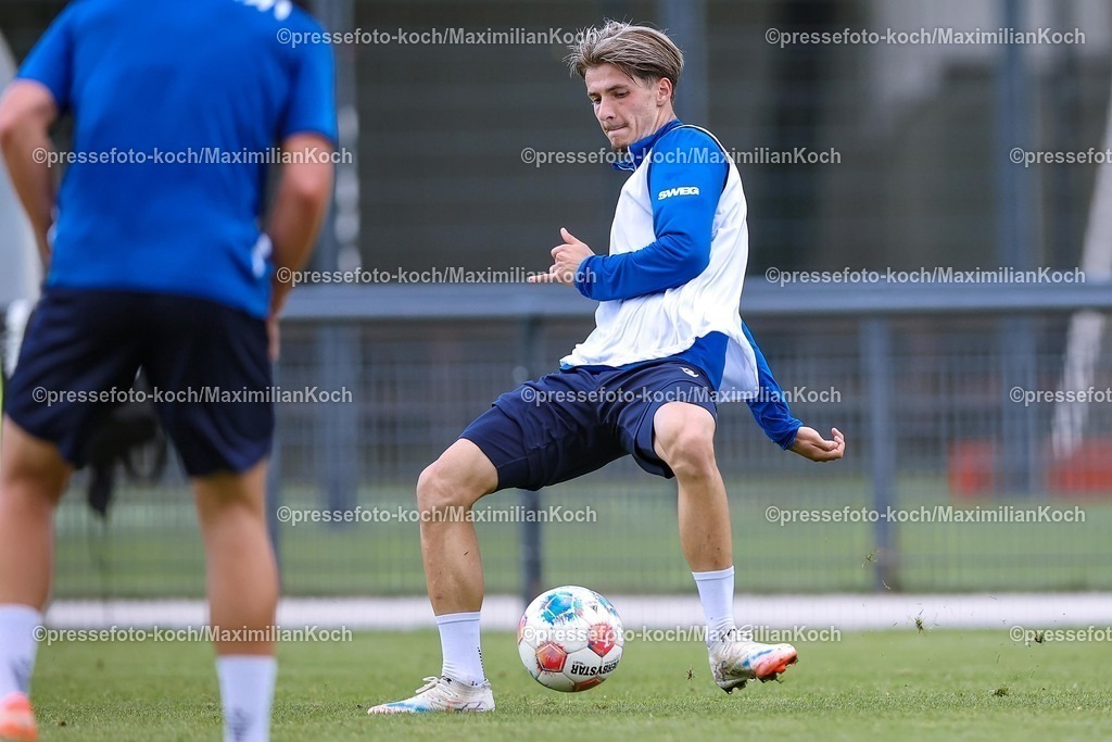 KSC02092502213 | 02.09.2025, Fußball, Training Karlsruher SC, 2. Fußball Bundesliga, Trainingsplatz am BBBank Wildpark Stadion Karlsruhe, Saison 2025 2026: Robert Geller (KSC #35) 