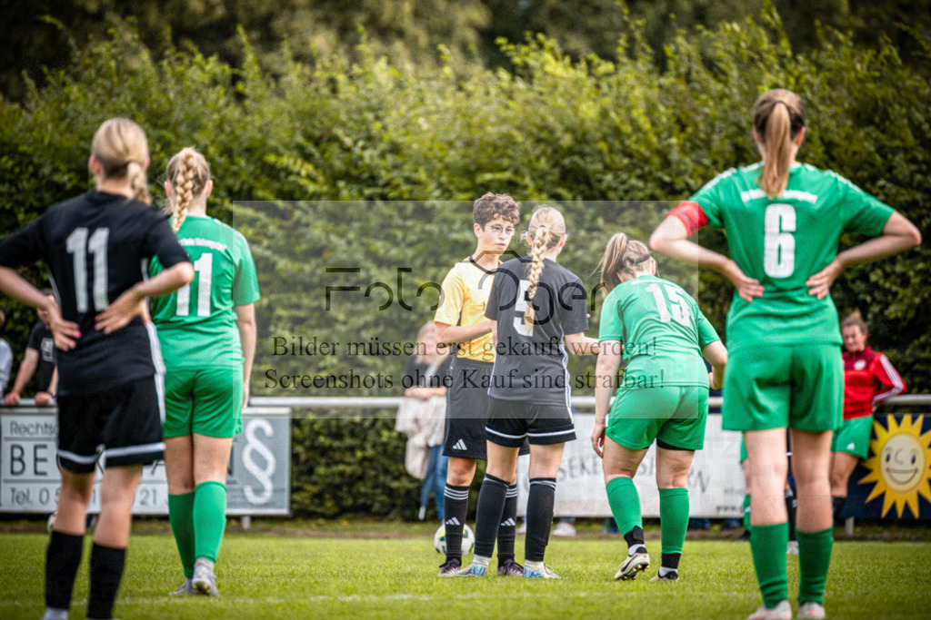 SG Bohmte/Ostercappeln/Schwagstorf - SG Hollenstede / Schwagstorf | Fr.-BZL Weser-Ems Süd · 1. Damen - SG Hollenstede / Schwagstorf · Sportplatz - Realisiert mit Pictrs.com