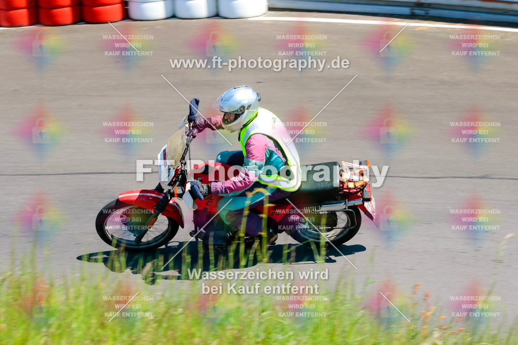 Moto-TeamOBK-22394 | Hier findet Ihr Bilder von Touristenfahrten auf der Nürburgring Nordschleife oder von anderen Veranstaltungen die ich besucht habe. Viel Spass beim Durch Schauen 