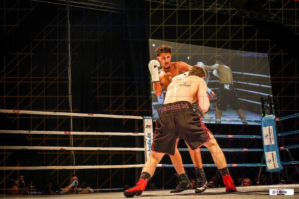 BoB 2026 Arnold vs. Faiz-19 | professionelle Sport- und Eventfotografie von Tomafocus – dynamische Bilder, emotionale Momente und hochwertige Aufnahmen für jeden Anlass. - Realisiert mit Pictrs.com